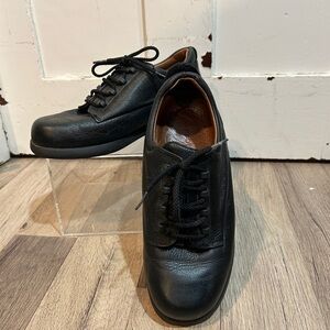 Footthrills leather shoes size 6.5 men’s/8.5 women’s